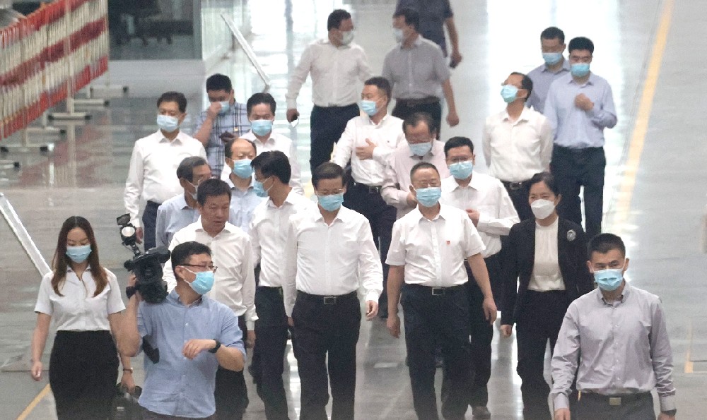 江蘇省省長(zhǎng)許昆林蒞臨安靠智電調(diào)研指導(dǎo)